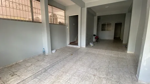 Sobrado com 4 Quartos para alugar, 400m² no Adrianópolis, Manaus