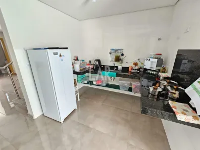 Casa com 3 Quartos para alugar, 149m² no Santa Rosa, Belo Horizonte