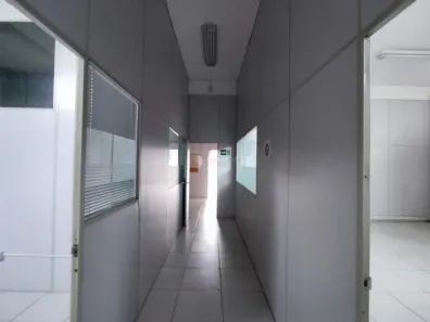 Sala Comercial para alugar, 200m² no Jardim das Nações, Taubaté