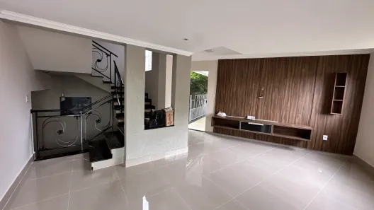 Casa de Condomínio com 5 Quartos para alugar, 265m² no Jardins Madri, Goiânia