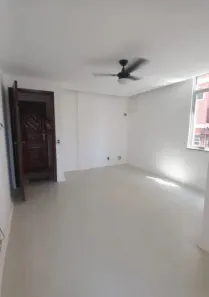 Apartamento com 2 Quartos para alugar, 50m² no Tanque, Rio de Janeiro