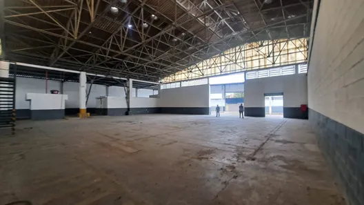 Galpão/Depósito/Armazém para alugar, 2500m² no Taquara, Rio de Janeiro