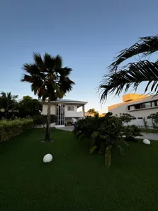 Casa de Condomínio com 4 Quartos para venda ou aluguel, 415m² no Busca Vida (Abrantes), Camaçari