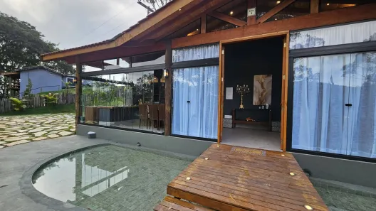 Casa de Condomínio com 3 Quartos para alugar, 100m² no Piracaia, Piracaia