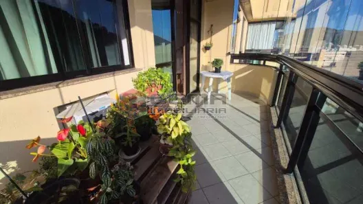Apartamento com 2 Quartos para alugar, 76m² no Laranjeiras, Rio de Janeiro