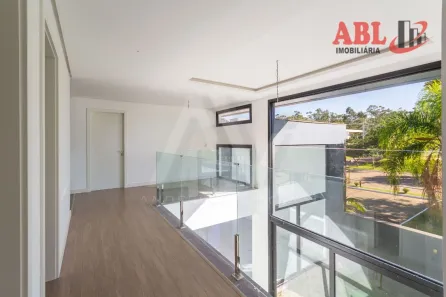 Sobrado com 4 Quartos à venda, 320m² no Distrito Industrial, Cachoeirinha