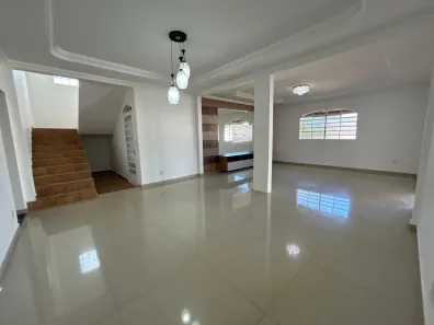 Sobrado com 4 Quartos para alugar, 397m² no Setor Habitacional Vicente Pires, Brasília