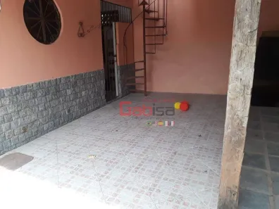 Casa com 2 Quartos para alugar, 130m² no Parque Riviera, Cabo Frio