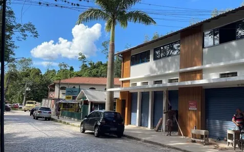 Ponto Comercial para alugar, 80m² no Pedro do Rio, Petrópolis