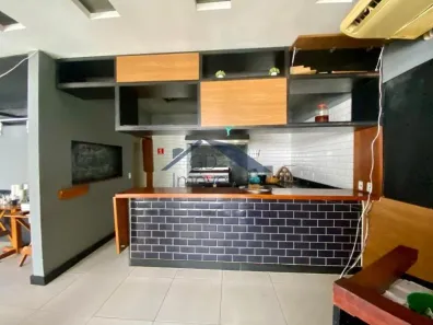 Ponto Comercial para venda ou aluguel, 50m² no Quarteirão Brasileiro, Petrópolis