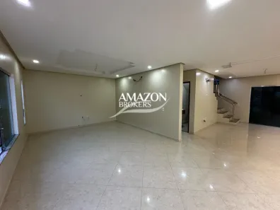 Sobrado com 4 Quartos à venda, 250m² no Centro, Manaus