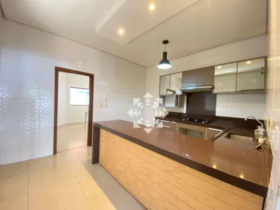 Casa de Condomínio com 3 Quartos para alugar, 180m² no Plano Diretor Sul, Palmas