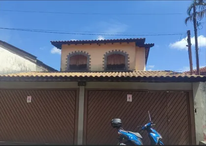 Sobrado com 3 Quartos à venda, 300m² no Vila Freitas, Carapicuíba