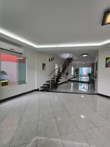 Casa de Condomínio com 4 Quartos para venda ou aluguel, 235m² no Flores, Manaus