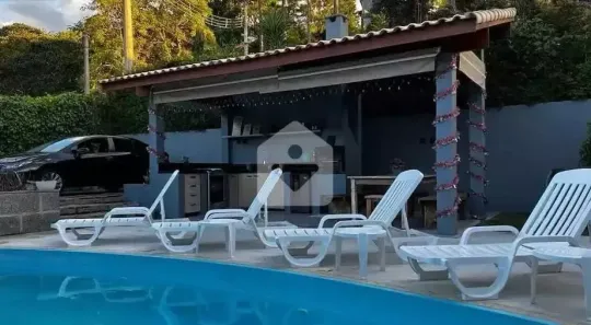 Casa com 3 Quartos para alugar, 170m² no Cuiabá, Petrópolis