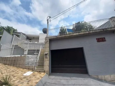 Casa com 3 Quartos para venda ou aluguel, 180m² no Joana D'Arc, Nova Iguaçu