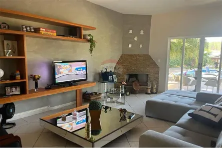 Casa de Condomínio com 4 Quartos para alugar, 280m² no Pinhal, Cabreúva
