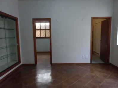 Casa com 2 Quartos para alugar, 185m² no Santo Antônio, Belo Horizonte