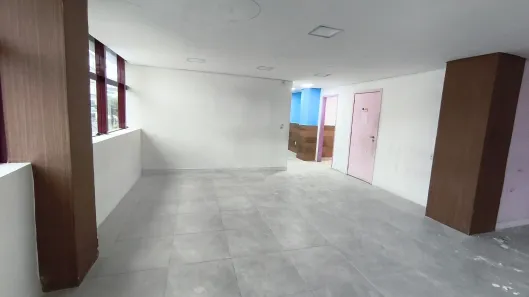 Ponto Comercial para alugar, 182m² no Vila Valqueire, Rio de Janeiro