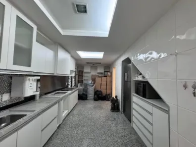 Sobrado com 4 Quartos para alugar, 480m² no Urca, Rio de Janeiro
