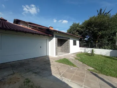 com 3 Quartos para venda ou aluguel, 230m² no Igara, Canoas