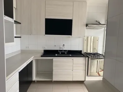 Casa de Condomínio com 4 Quartos para alugar, 160m² no Vila Oliveira, Mogi das Cruzes