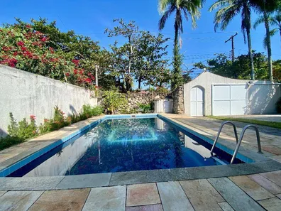 Casa com 6 Quartos para venda ou aluguel, 248m² no Balneário Praia do Pernambuco, Guarujá