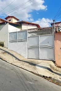 Casa com 2 Quartos para alugar, 85m² no Heliópolis, Belo Horizonte