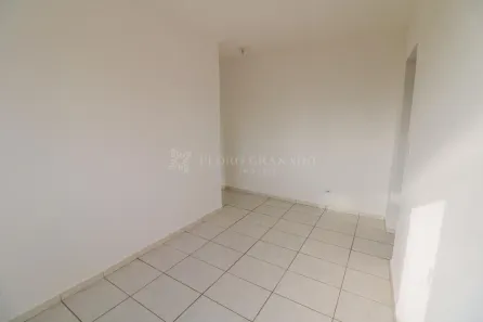 Kitnet com 1 Quarto para alugar, 38m² no Zona 07, Maringá