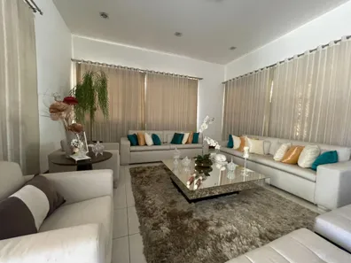 Sobrado com 3 Quartos à venda, 494m² no Candelária, Natal