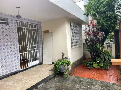 Casa com 3 Quartos para alugar, 120m² no Serra, Belo Horizonte
