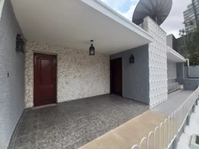 Casa com 3 Quartos para venda ou aluguel, 180m² no Joana D'Arc, Nova Iguaçu