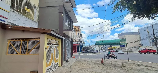 Casa com 5 Quartos para alugar, 100m² no Centro, Camaçari