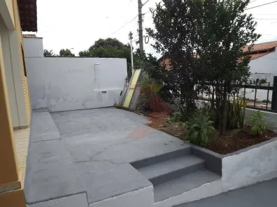 Casa com 4 Quartos para alugar, 200m² no Parque das Laranjeiras, Goiânia
