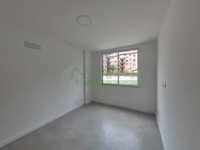Apartamento com 2 Quartos para alugar, 70m² no Retiro, Petrópolis