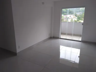 Apartamento com 2 Quartos para alugar, 70m² no Nogueira, Petrópolis