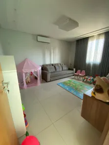 Casa de Condomínio com 3 Quartos para alugar, 310m² no Jardim Florença, Goiânia