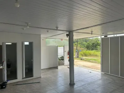Galpão/Depósito/Armazém para alugar, 246m² no Guabiruba Sul, Guabiruba