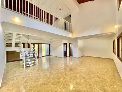 Casa de Condomínio com 5 Quartos para venda ou aluguel, 311m² no Aldeia da Fazendinha, Carapicuíba