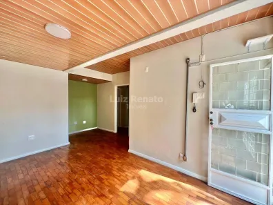 Casa com 2 Quartos para alugar, 100m² no Santo Antônio, Belo Horizonte