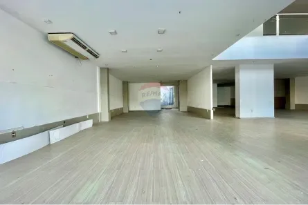 Ponto Comercial para alugar, 800m² no Tirol, Natal