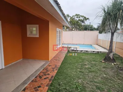 Casa de Condomínio com 5 Quartos para venda ou aluguel, 250m² no Célula Mater, Cabo Frio