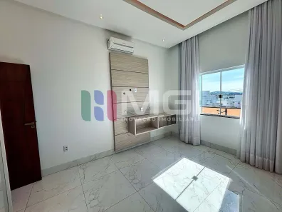 Casa de Condomínio com 3 Quartos para venda ou aluguel, 190m² no Residencial Condomínio Jardim Veneza, Senador Canedo