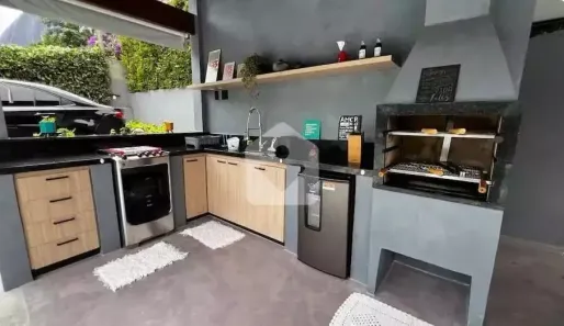Casa com 3 Quartos para alugar, 170m² no Cuiabá, Petrópolis