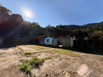 Galpão/Depósito/Armazém para alugar, 650m² no Quarteirão Brasileiro, Petrópolis