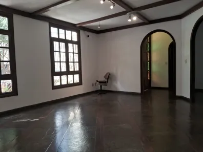 Imóvel Comercial com 8 Quartos para alugar, 300m² no Funcionários, Belo Horizonte