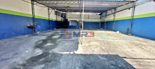 Galpão/Depósito/Armazém com 2 Quartos à venda, 360m² no Taquara, Rio de Janeiro