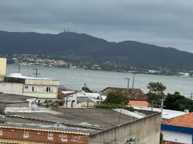 Apartamento com 2 Quartos para alugar, 70m² no Centro, São Pedro da Aldeia