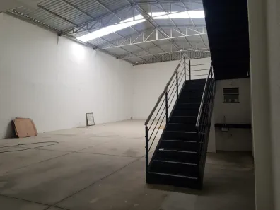 Galpão/Depósito/Armazém para alugar, 350m² no Jardim Alvorada, Nova Iguaçu