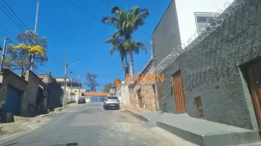 Casa com 3 Quartos à venda, 360m² no Dom Bosco, Belo Horizonte